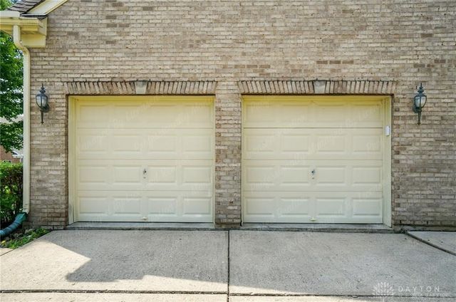 2435 Forest Oaks Drive, Beavercreek, OH 45431