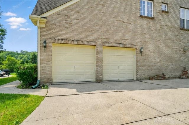 2435 Forest Oaks Drive, Beavercreek, OH 45431