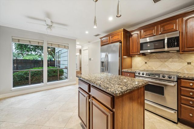 6310 Arnot Street, Houston, TX 77007