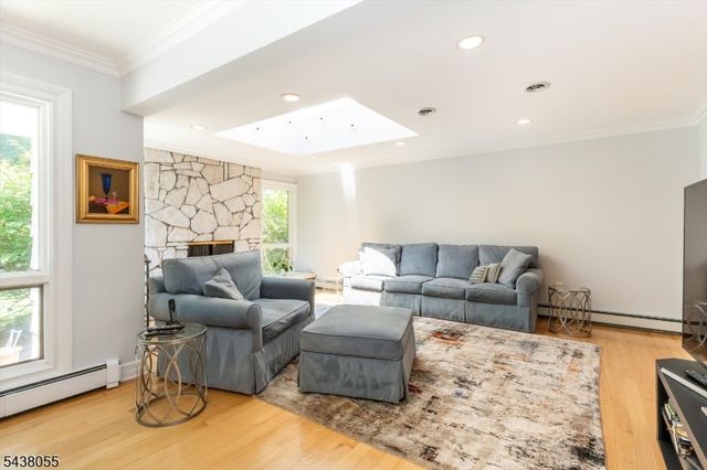 83 Brookside Ter, North Caldwell Boro, NJ 07006