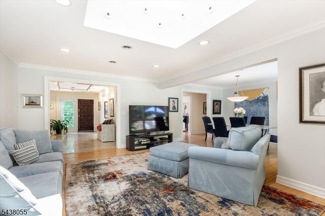 83 Brookside Ter, North Caldwell Boro, NJ 07006