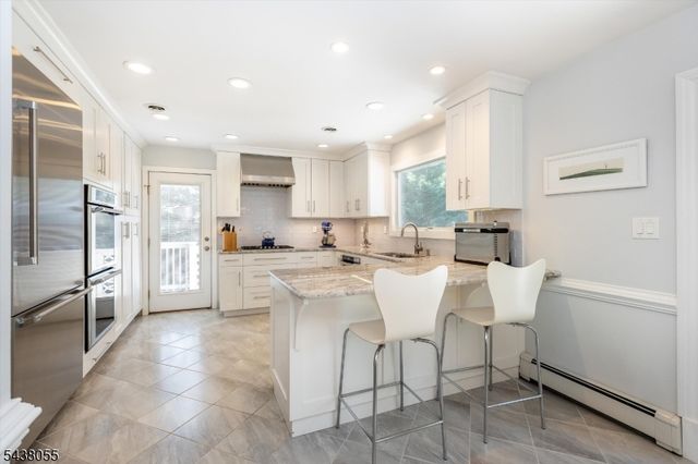 83 Brookside Ter, North Caldwell Boro, NJ 07006