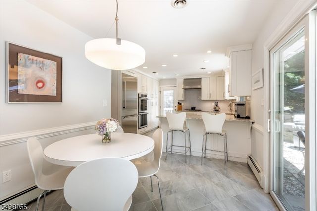 83 Brookside Ter, North Caldwell Boro, NJ 07006