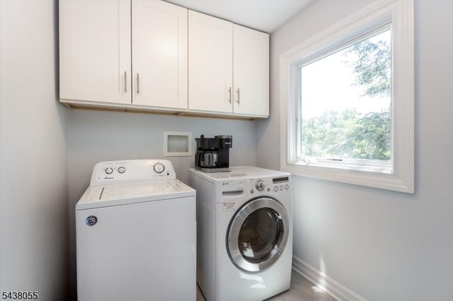 83 Brookside Ter, North Caldwell Boro, NJ 07006