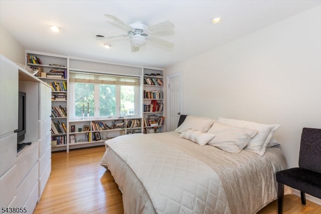 83 Brookside Ter, North Caldwell Boro, NJ 07006