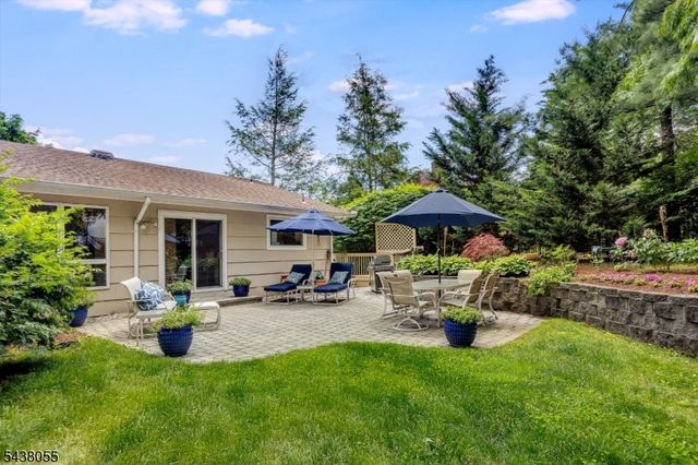 83 Brookside Ter, North Caldwell Boro, NJ 07006