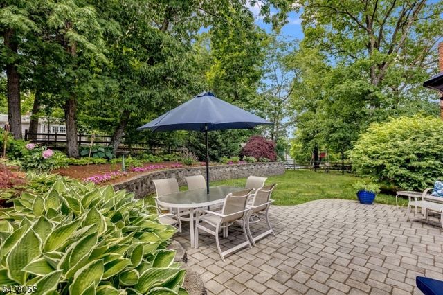 83 Brookside Ter, North Caldwell Boro, NJ 07006