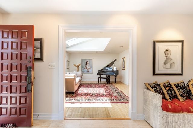83 Brookside Ter, North Caldwell Boro, NJ 07006