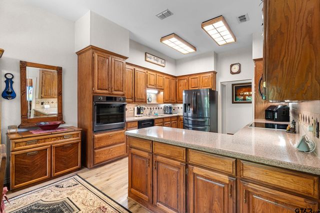 19132 Falls Creek Dr., Flint, TX 75762