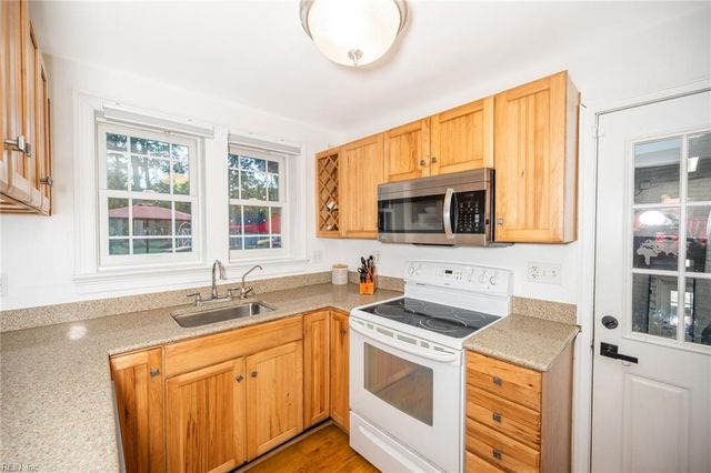 5040 Creek Cove CT, Virginia Beach, VA 23455