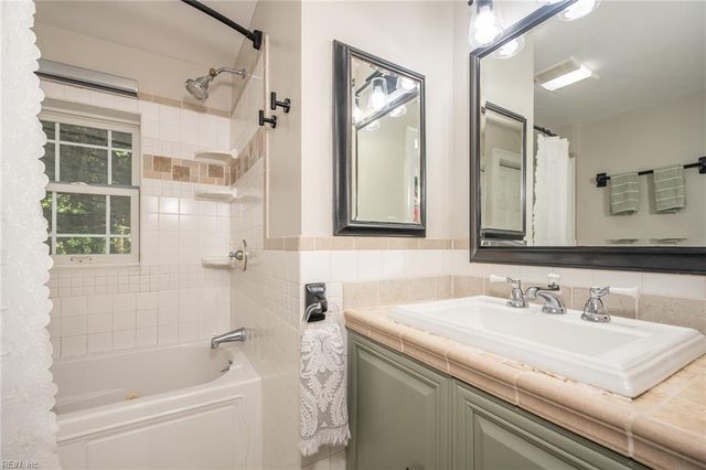 5040 Creek Cove CT, Virginia Beach, VA 23455