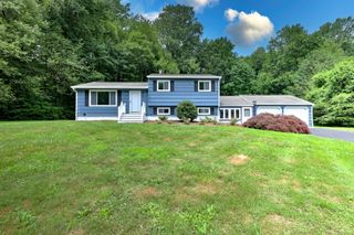 13 School Street, Monroe, CT 06468