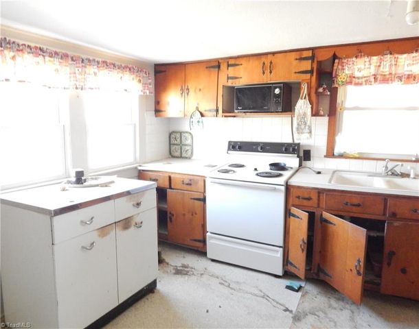 4190 Grubbs Road, Walkertown, NC 27051