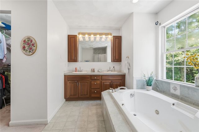 1 William Nichols Road, West Greenwich, RI 02817