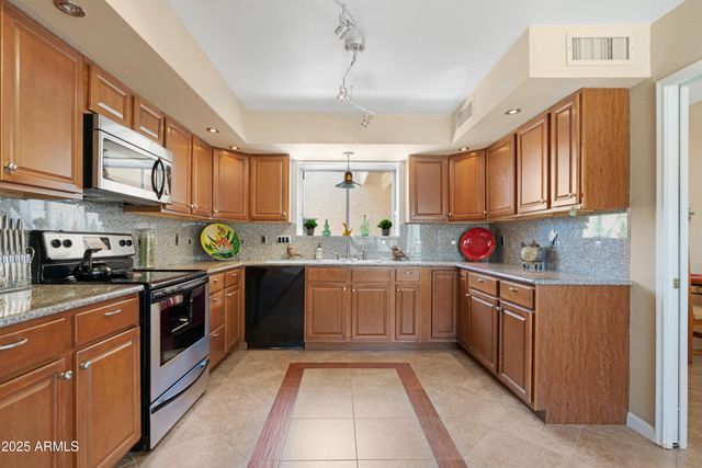 26026 S BRENTWOOD Drive, Sun Lakes, AZ 85248