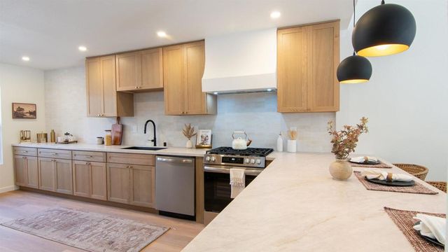 15662 Via Calanova, San Diego, CA 92128