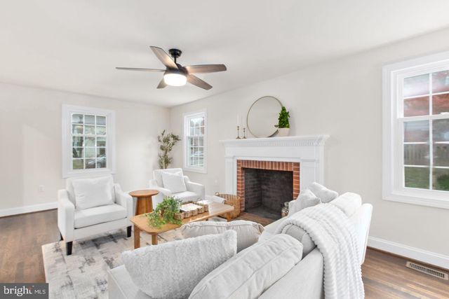913 SYLVANIA AVE, Fredericksburg, VA 22401
