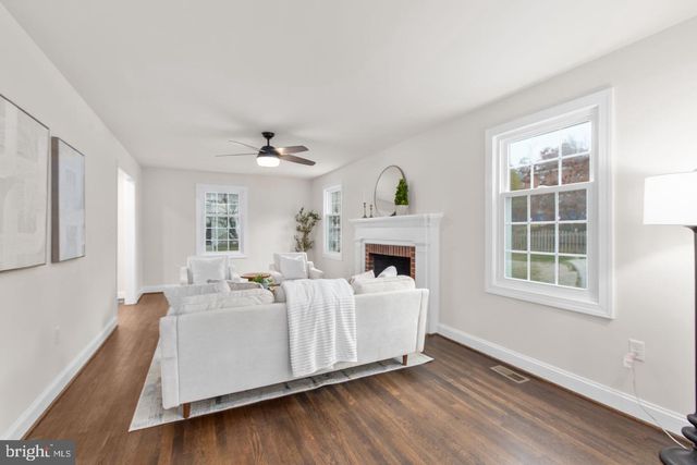 913 SYLVANIA AVE, Fredericksburg, VA 22401