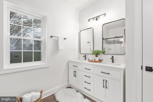 913 SYLVANIA AVE, Fredericksburg, VA 22401