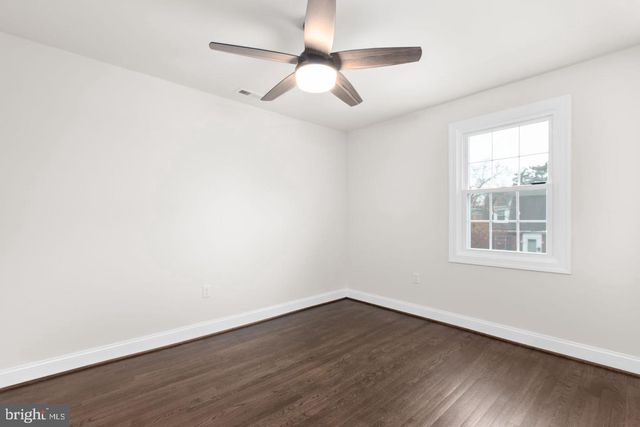 913 SYLVANIA AVE, Fredericksburg, VA 22401