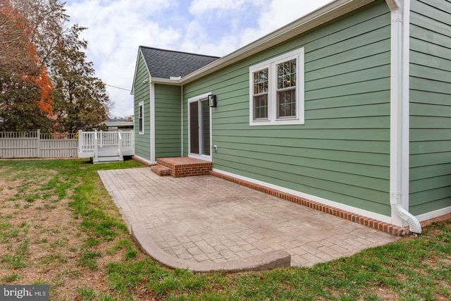 913 SYLVANIA AVE, Fredericksburg, VA 22401