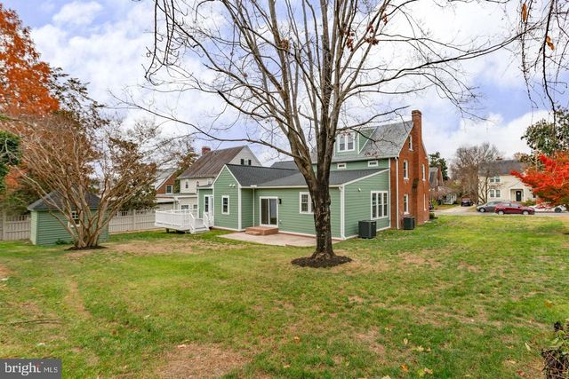 913 SYLVANIA AVE, Fredericksburg, VA 22401