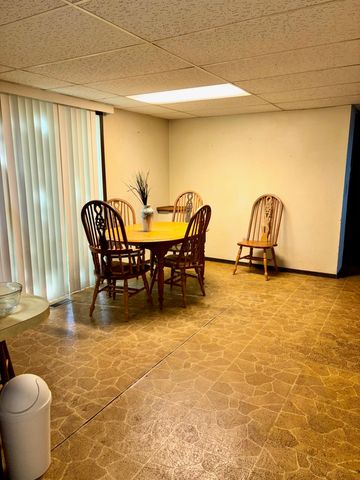 10475 S Hillside St, Mulvane, KS 67110