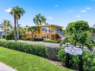 203 8th AVE S 203A, Naples, FL 34102