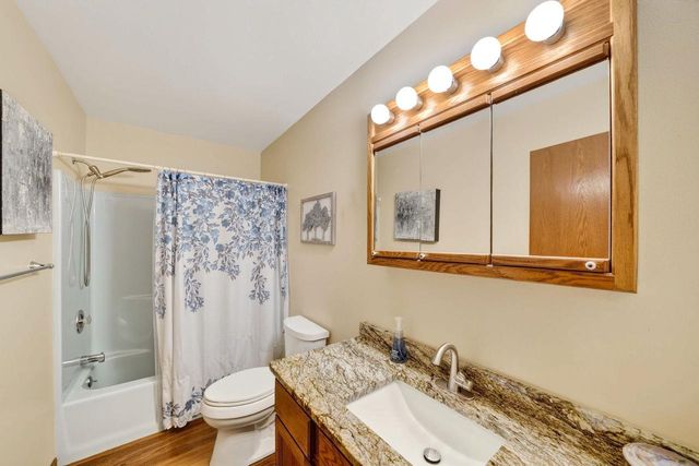 170 Saratoga Circle, Oregon, WI 53575