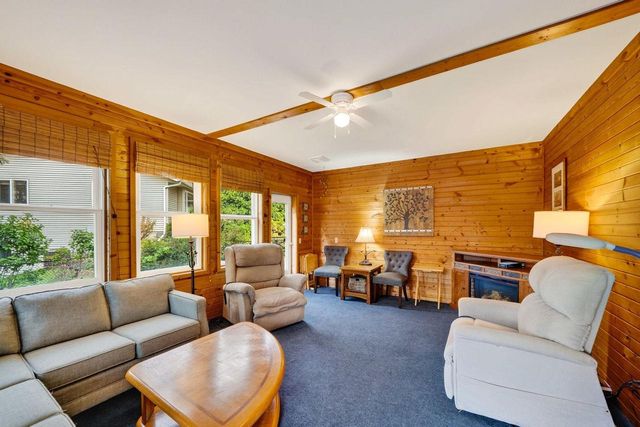 170 Saratoga Circle, Oregon, WI 53575