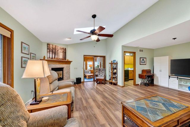 170 Saratoga Circle, Oregon, WI 53575