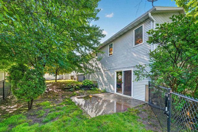 170 Saratoga Circle, Oregon, WI 53575