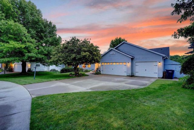 170 Saratoga Circle, Oregon, WI 53575