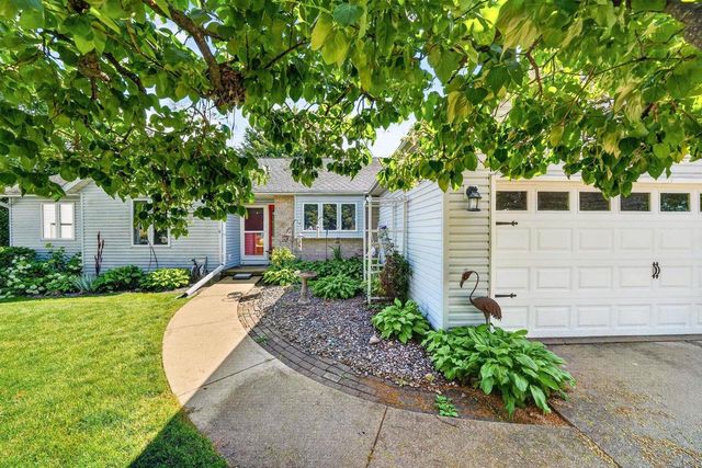 170 Saratoga Circle, Oregon, WI 53575