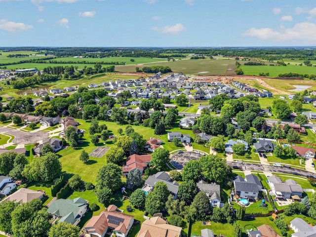 170 Saratoga Circle, Oregon, WI 53575