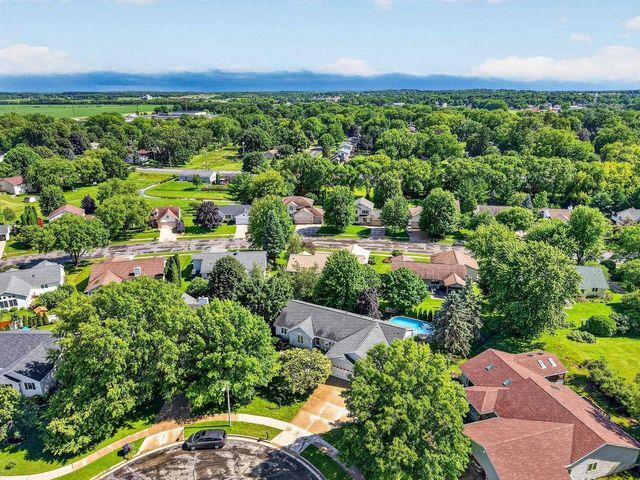 170 Saratoga Circle, Oregon, WI 53575