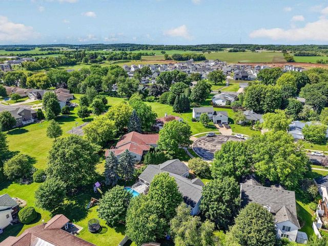 170 Saratoga Circle, Oregon, WI 53575