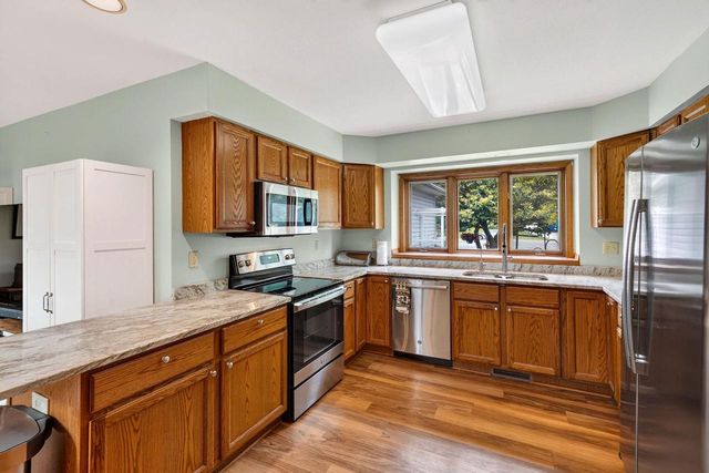 170 Saratoga Circle, Oregon, WI 53575