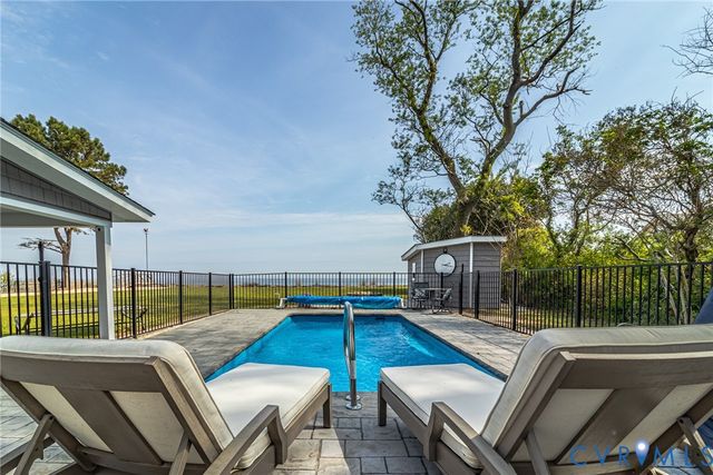 100 Beachfront Dr, Heathsville, VA 22473