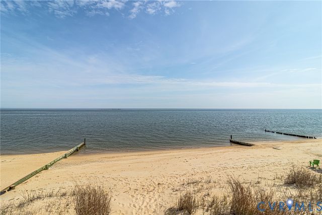 100 Beachfront Dr, Heathsville, VA 22473