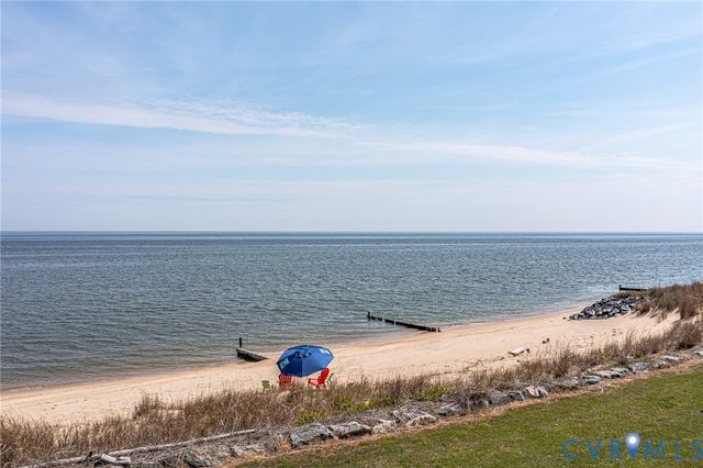 100 Beachfront Dr, Heathsville, VA 22473