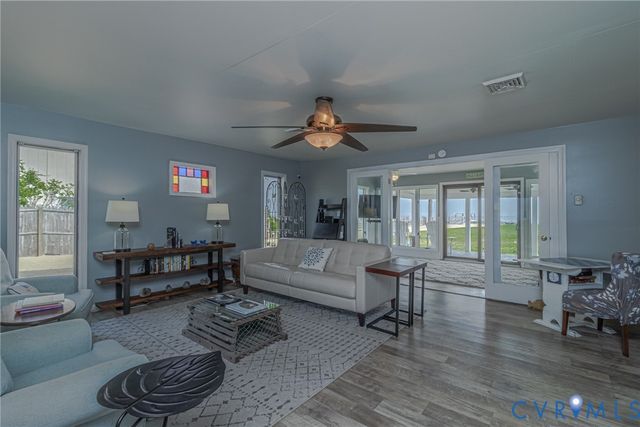 100 Beachfront Dr, Heathsville, VA 22473