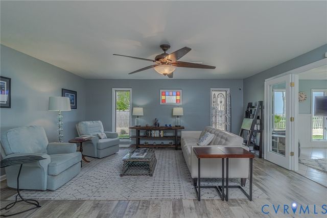 100 Beachfront Dr, Heathsville, VA 22473