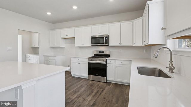 128 WINDING RD, Forks Township, PA 18040