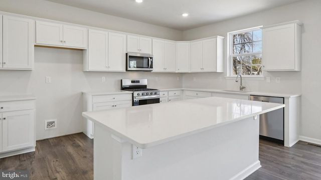128 WINDING RD, Forks Township, PA 18040