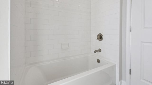 128 WINDING RD, Forks Township, PA 18040