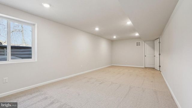 128 WINDING RD, Forks Township, PA 18040