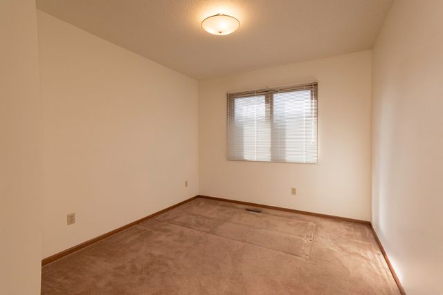 5935 Ashland Place, Johnston, IA 50131