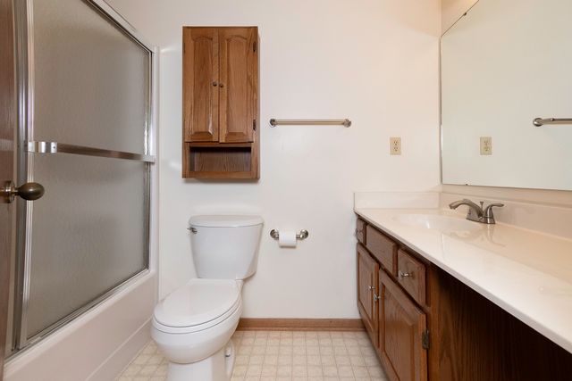 5935 Ashland Place, Johnston, IA 50131