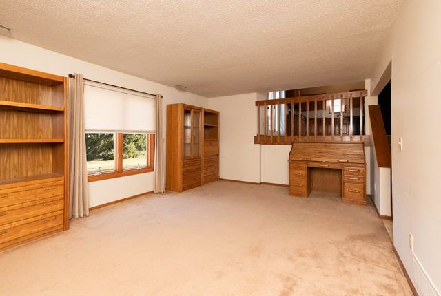 5935 Ashland Place, Johnston, IA 50131